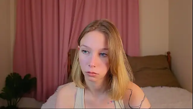 LilyVoise online show from October 16, 12:39 pm