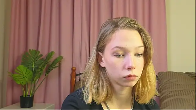 LilyVoise online show from October 21, 12:28 pm