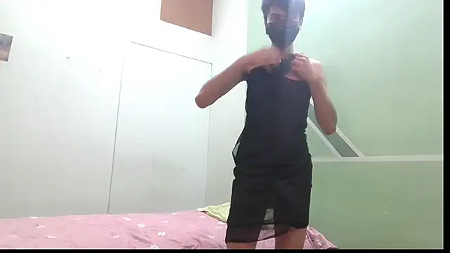 Snapshot of lil-twink19 chatting on October 23, 10:47 am lil-twink19 online show from October 23, 10:47 am