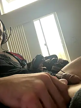 Snapshot of Pikachucums4u chatting on November 25, 8:31 pm Pikachucums4u online show from November 25, 8:31 pm