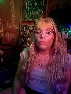 Queen2clouds online show from November 15, 10:45 am