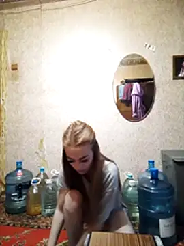 Snapshot of milklovqx chatting on October 15, 9:09 am milklovqx online show from October 15, 9:09 am