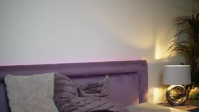 JoelleApril online show from November 11, 9:04 pm