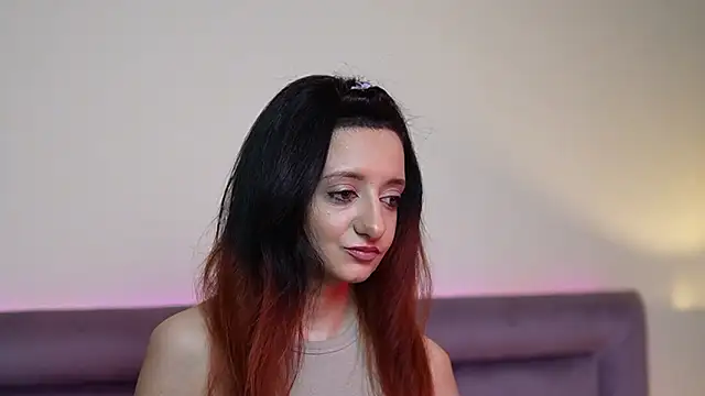 JoelleApril online show from February 10, 9:30 pm