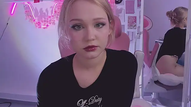 SweetCutie19 online show from October 22, 7:46 pm