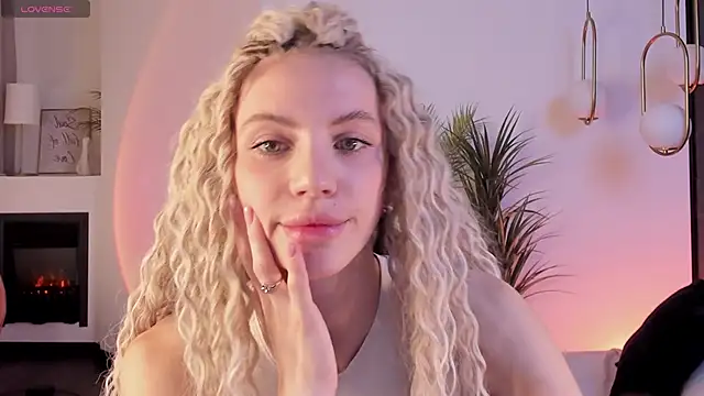 mia silkk online show from October 22, 6:24 am