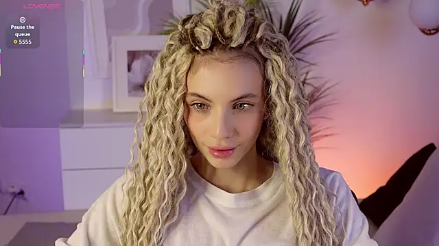 mia silkk online show from November 6, 6:25 am