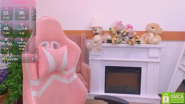 Snapshot of Lulu___Moon chatting on November 17, 6:41 am Lulu Moon online show from November 17, 6:41 am