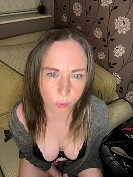 Snapshot of foxy-Chantelle chatting on December 19, 8:27 pm foxy-Chantelle online show from December 19, 8:27 pm