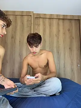 Snapshot of santi_Rush chatting on October 25, 7:52 pm santi Rush online show from October 25, 7:52 pm