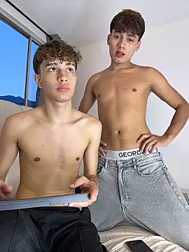 Snapshot of santi_Rush chatting on November 9, 10:41 pm santi Rush online show from November 9, 10:41 pm