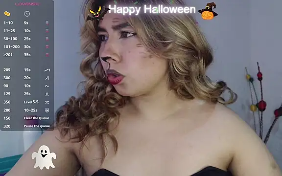 Snapshot of sofiazaf5 chatting on October 31, 2:40 pm sofiazaf5 online show from October 31, 2:40 pm