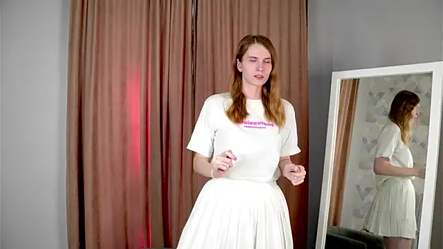 Snapshot of KatiFantini chatting on October 17, 2:59 am KatiFantini online show from October 17, 2:59 am