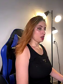 Snapshot of Adeline_1 chatting on October 19, 9:37 pm Adeline 1 online show from October 19, 9:37 pm