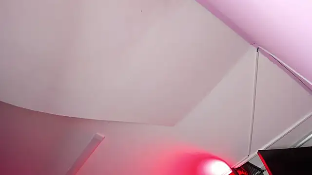 Snapshot of Yaluz_Naugthy chatting on January 17, 6:44 pm Yaluz Naugthy online show from January 17, 6:44 pm