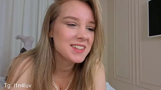 Snapshot of AIicaparkerc chatting on November 18, 10:36 pm AIicaparkerc online show from November 18, 10:36 pm