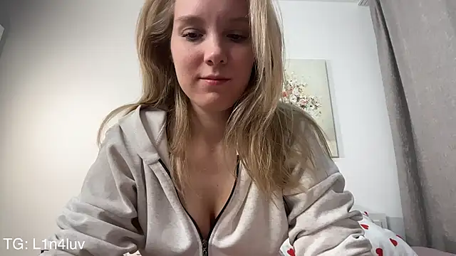 AIicaparkerc online show from February 4, 4:24 pm