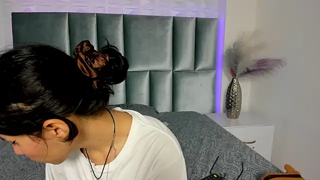 HollyPeach online show from November 25, 7:47 pm