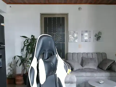 Snapshot of moon1_95 chatting on October 20, 6:41 pm moon1 95 online show from October 20, 6:41 pm