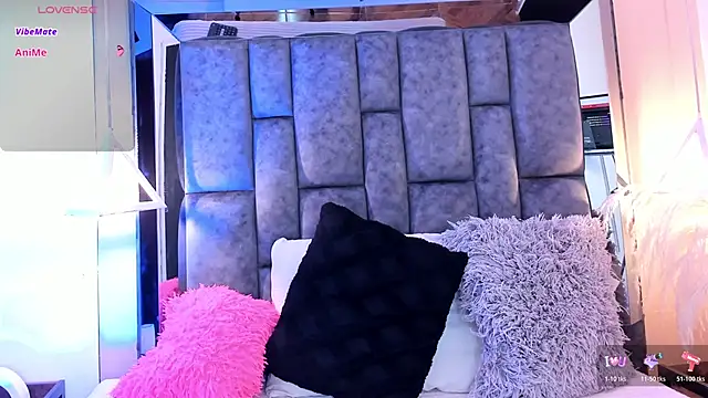 SofiRuiz  online show from December 14, 3:45 am