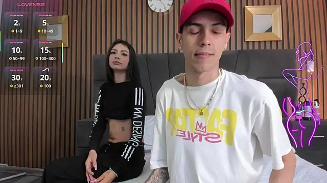 DerryAndIzzy online show from November 20, 6:13 am