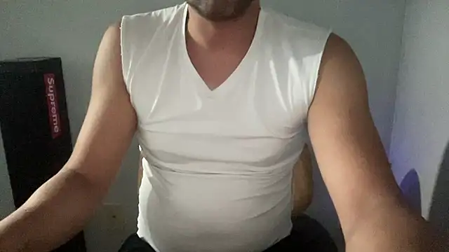 Snapshot of ChillNSpill chatting on October 30, 12:23 am ChillNSpill online show from October 30, 12:23 am