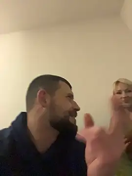 Snapshot of BullymayBi chatting on November 23, 1:49 am BullymayBi online show from November 23, 1:49 am