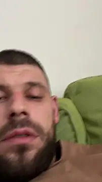 Snapshot of BullymayBi chatting on December 14, 10:09 am BullymayBi online show from December 14, 10:09 am