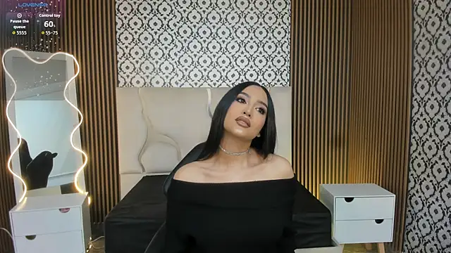 Snapshot of BEELLA_TAY1 chatting on November 4, 1:10 pm BEELLA TAY1 online show from November 4, 1:10 pm