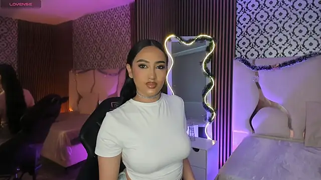 Snapshot of BEELLA_TAY1 chatting on November 27, 1:46 pm BEELLA TAY1 online show from November 27, 1:46 pm