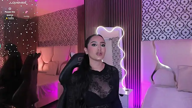 Snapshot of BEELLA_TAY1 chatting on December 5, 12:25 pm BEELLA TAY1 online show from December 5, 12:25 pm