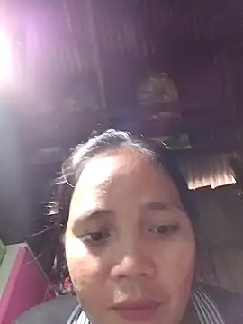 Snapshot of sweet_lara33 chatting on October 12, 7:18 am sweet lara33 online show from October 12, 7:18 am