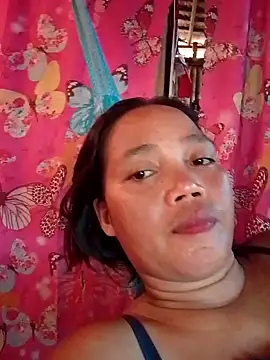 Snapshot of sweet_lara33 chatting on November 11, 8:03 am sweet lara33 online show from November 11, 8:03 am