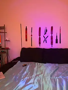 MiniMonroe online show from December 3, 10:46 am