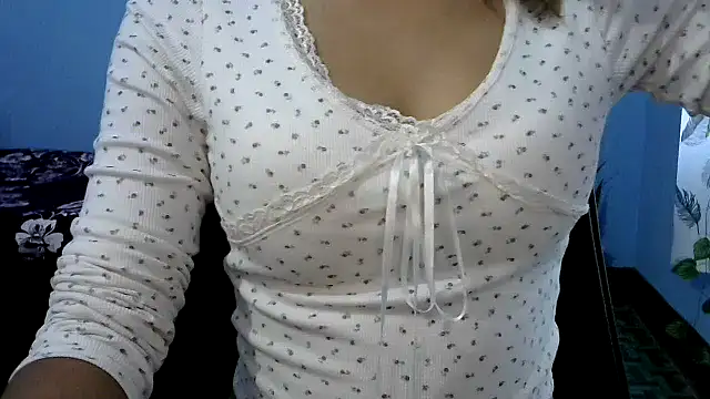 Snapshot of sanskari_girl chatting on November 16, 5:13 am sanskari girl online show from November 16, 5:13 am