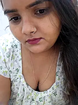 Saffroncutie online show from October 18, 2:18 pm
