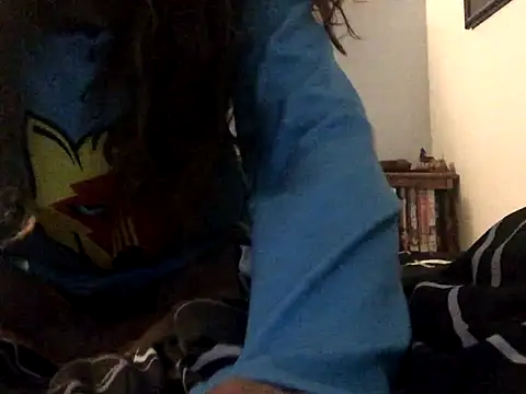 Snapshot of Feetwolf0 chatting on October 11, 4:27 pm Feetwolf0 online show from October 11, 4:27 pm