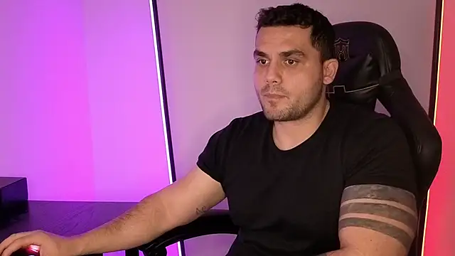 Danielbateson online show from January 8, 2:19 pm