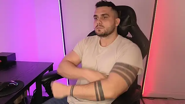 Danielbateson online show from January 16, 1:04 pm