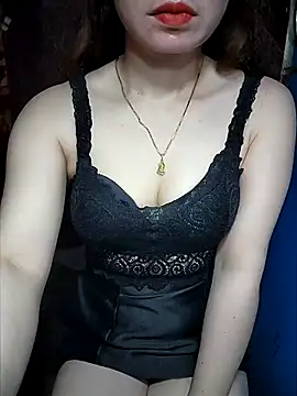 LeanaLy online show from November 9, 12:25 pm