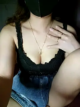 LinaCii online show from October 31, 3:07 am