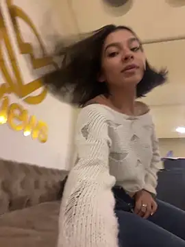 AlyssaRay online show from February 3, 9:20 pm