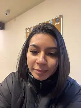AlyssaRay online show from April 7, 11:43 am