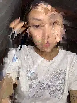 Snapshot of linh-lan1 chatting on October 27, 11:03 am linh-lan1 online show from October 27, 11:03 am