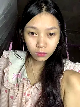 Snapshot of linh-lan1 chatting on October 30, 10:49 am linh-lan1 online show from October 30, 10:49 am