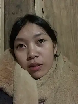 Snapshot of linh-lan1 chatting on November 27, 1:35 pm linh-lan1 online show from November 27, 1:35 pm