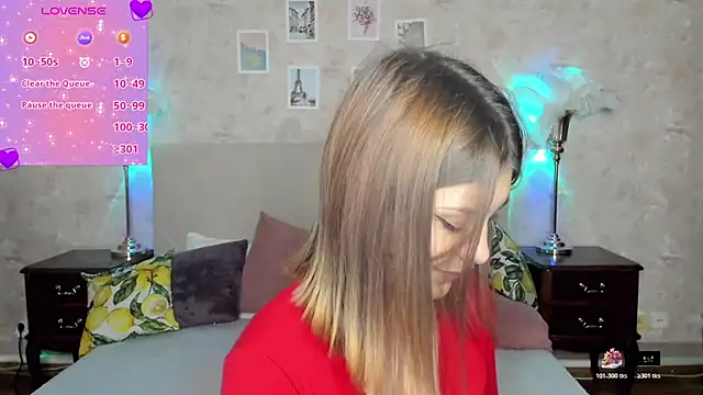 Snapshot of MargoChill chatting on November 12, 2:28 pm MargoChill online show from November 12, 2:28 pm