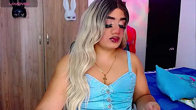 Snapshot of Sofiabigcock22 chatting on October 26, 12:11 pm Sofiabigcock22 online show from October 26, 12:11 pm