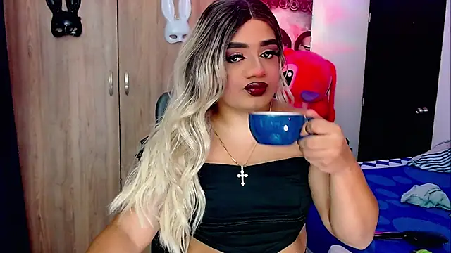 Snapshot of Sofiabigcock22 chatting on October 27, 11:14 am Sofiabigcock22 online show from October 27, 11:14 am