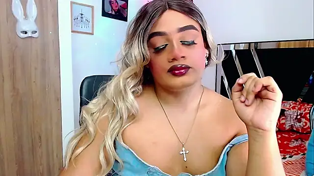 Snapshot of Sofiabigcock22 chatting on December 3, 10:35 am Sofiabigcock22 online show from December 3, 10:35 am